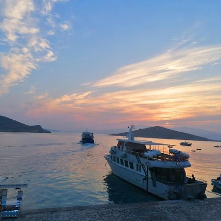 Annas Houses Chalki Town Номер фото