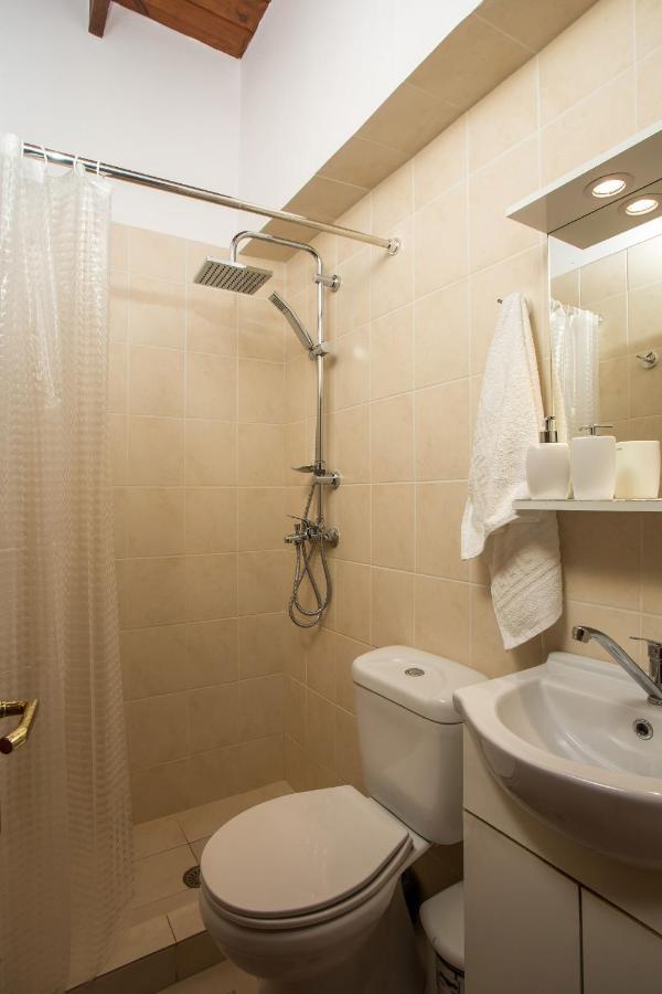 Annas Houses Chalki Town Екстер'єр фото