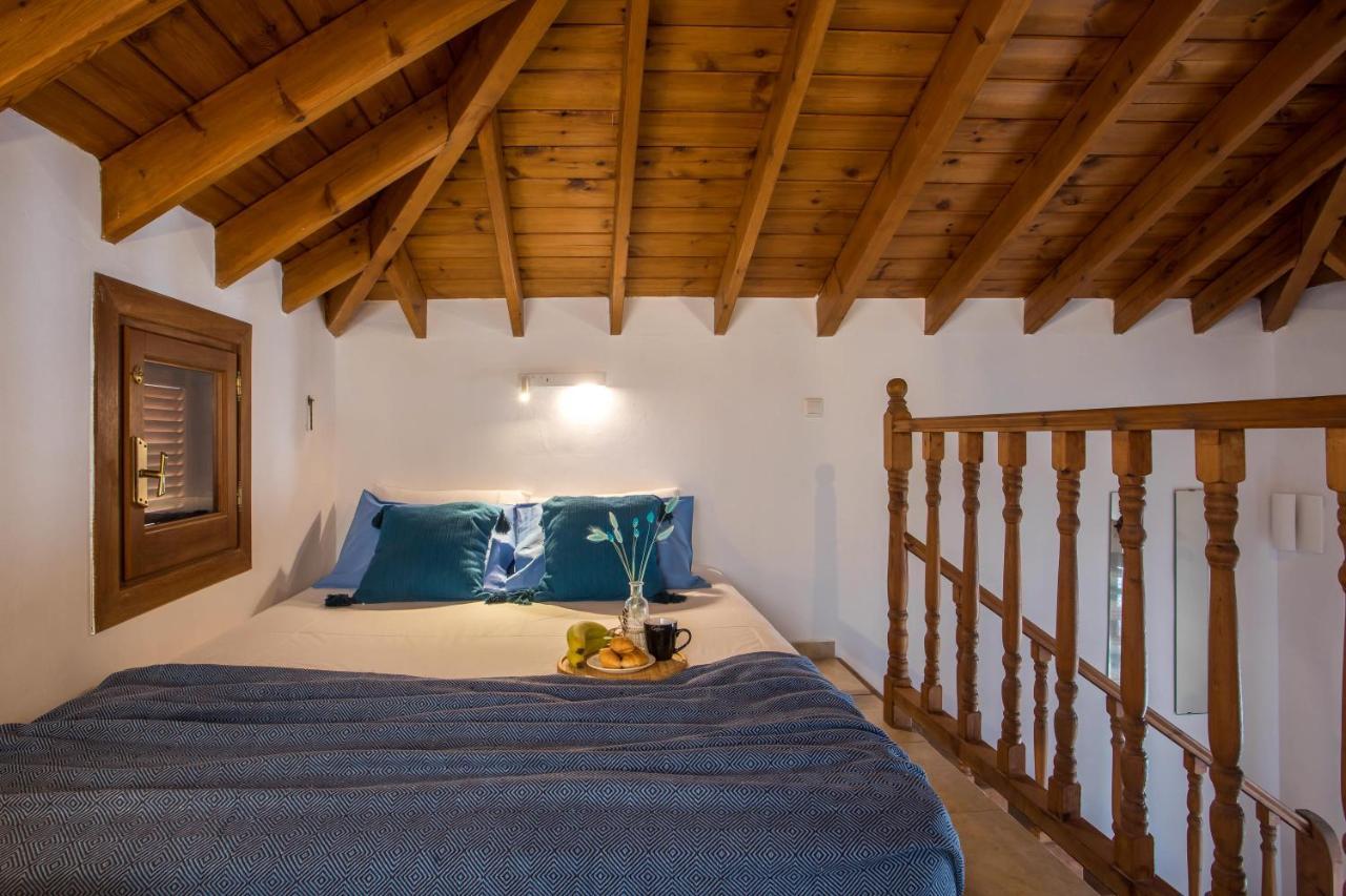 Annas Houses Chalki Town Екстер'єр фото